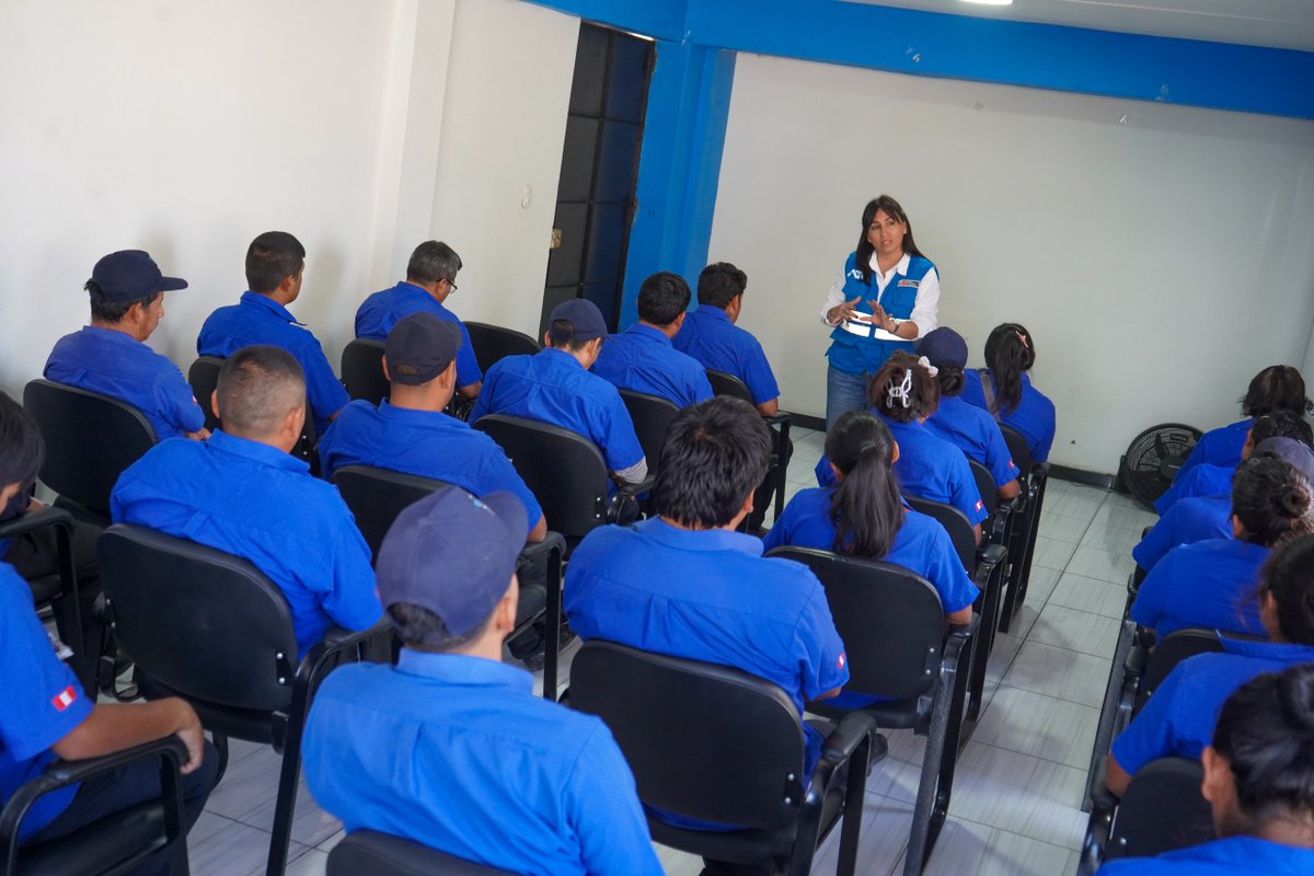 ATU_GobPeru's tweet image. Más de 3 mil mujeres ya forman parte del transporte público en Lima y Callao 🚍💪

Desde la #ATU seguimos impulsando su capacitación, profesionalización e incorporación en la conducción de unidades, promoviendo un sistema más inclusivo y con más oportunidades para todas.
