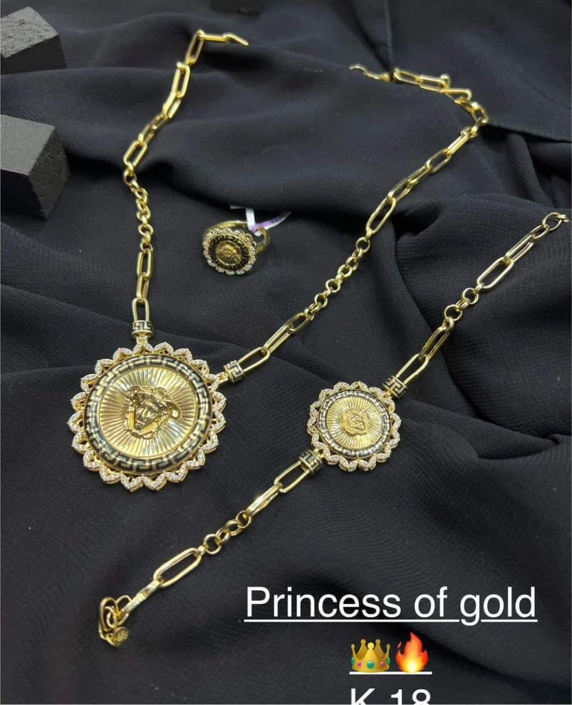 Amiraaldah07's tweet image. #everyone #investment #luxury #Gold 

أطقم عيار 18 تجننن ❤👌🏻🥰🥰