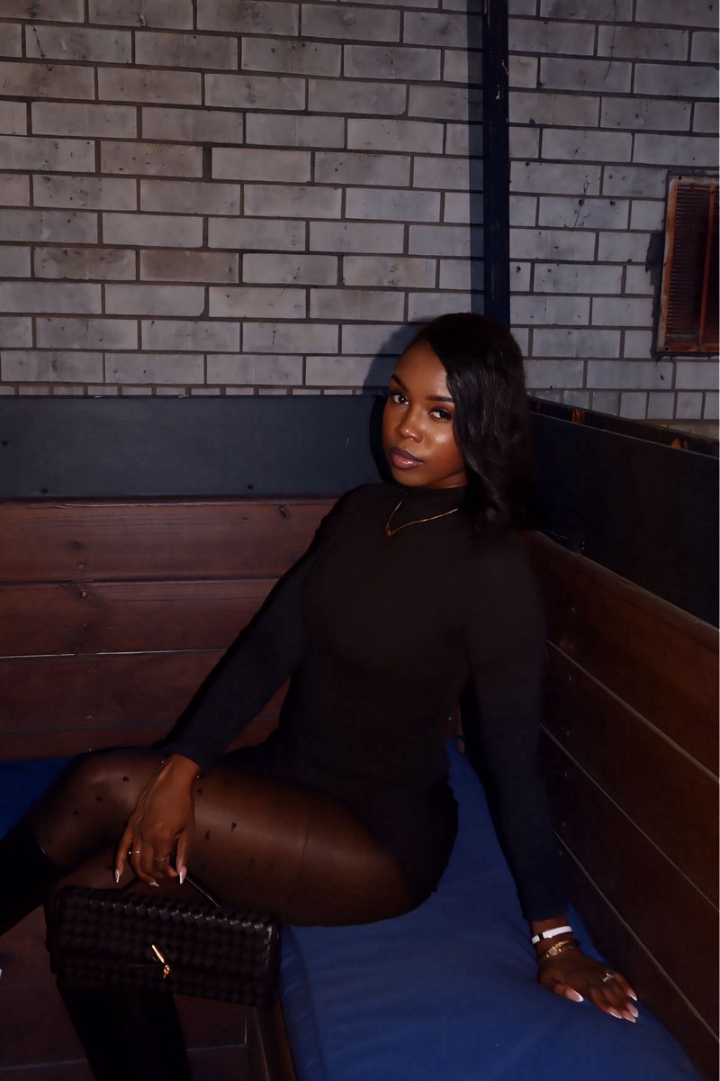 AmbitionMe_'s tweet photo. This is a safe space 😌🖤💋 https://t.co/XOho1ZM51y