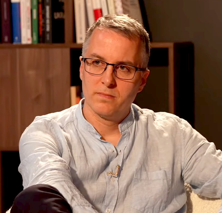 LibreQg's tweet image. 🔴 "#Macron a co-dirigé Rothschild et Compagnie pendant la campagne présidentielle 2017, dans une structure qui ne publiait même pas ses comptes !" 

Christian Savestre, Marc Joly et @alancelin sont en direct sur QG

L'émission en live ➡️ youtube.com/live/YzcQJlMyg…