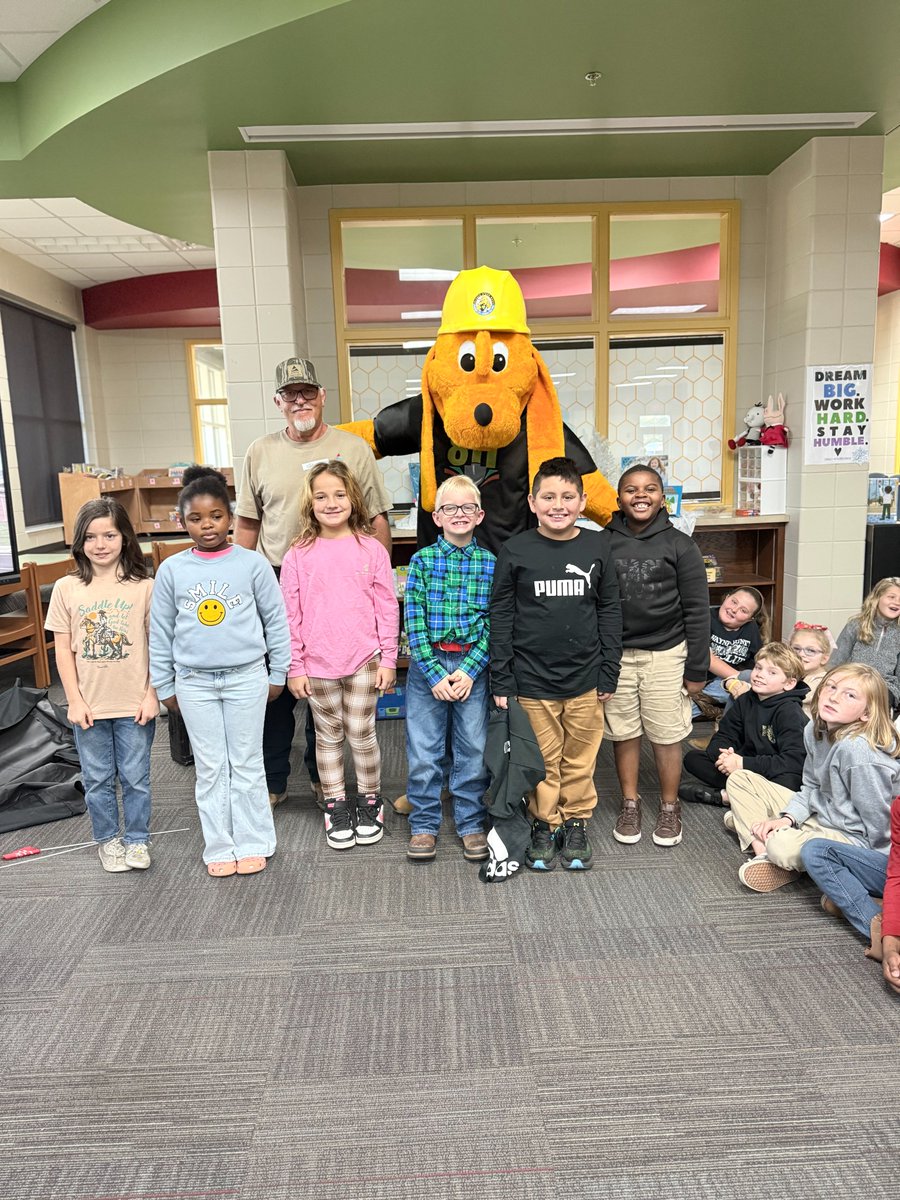 DiggerDog811's tweet image. Digger's 2025 to 2026 School visits
Digger Dog, Ms. Maria and Atlanta Gas Light visited Jesup Elementary School! diggerdog811.com/?p=6128 @GA811 @atlantagaslight @SouthernCoGas @georgiadeptofed @gsbacomm @gaelassoc @GAESPrincipals #SafeDigging #Contact811 #Call811 #PublicSafety