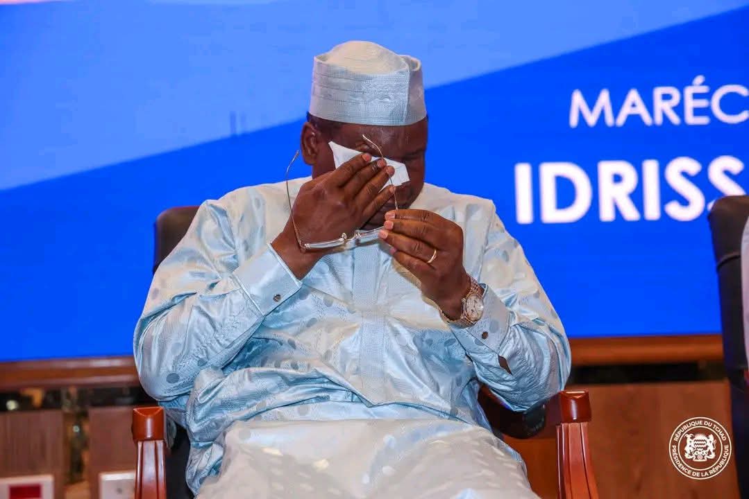 SalehDjerni's tweet image. Ils ont fêté à fond, ils ont dansé à fond, ils ont effacé toutes ses traces pour remplacer par fêtard. 
5 ans après, les larmes de crocodile jaillissent !
La seule personne réellement affectée par cette perte, c'est bien @HindaDebyItno .
#Tchad 
#adjib