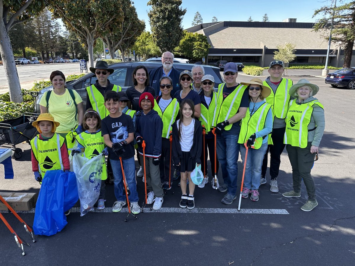 SJSpotlight's tweet photo. "The impact of this dedication extends far beyond what we see every day. Volunteer efforts help improve water quality, reduce pollution and protect wildlife habitats throughout Santa Clara County." - @Jimbealljr @valleywater  https://t.co/Aee51Vyoqz https://t.co/el4pEtxJ2i