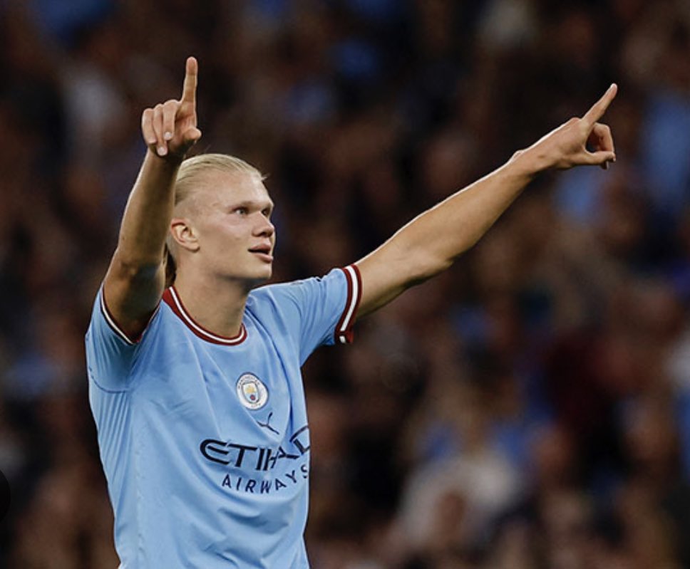 📢Erling Haaland was asked by the media how he felt about reaching 348 career goals at just 25 years old, putting him only 9 goals away from cracking the all-time top 20 scorers list.

His response was pure Haaland: humble, hungry, and totally focused.
He said he feels good about