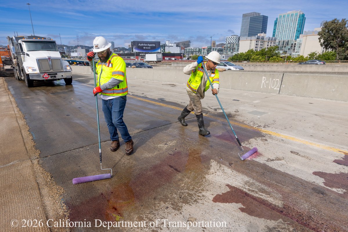 CaltransD4's tweet image. #WeekendRecap -- Crews paved and placed fresh striping across nearly two miles of roadway on EB I-80 in San Francisco.

This marks the completion of a major effort that was carried out around the clock and finished ahead of schedule.

#BayArea #RoadwayRepair #SanFrancisco