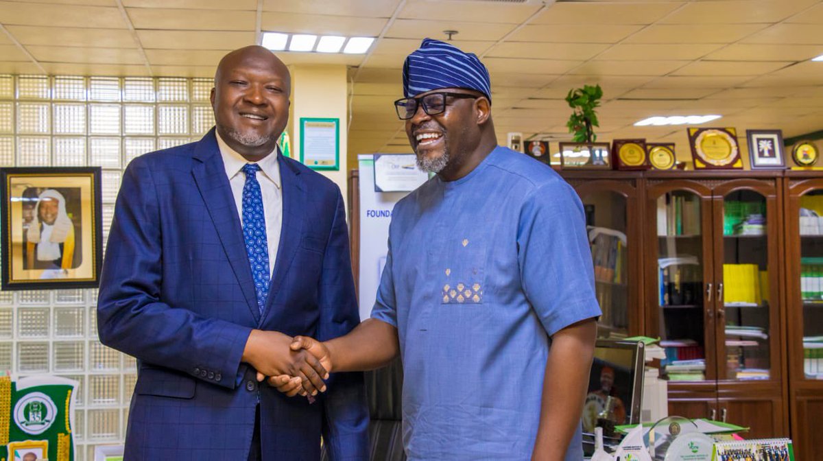 _UHAFoundation's tweet photo. A productive meeting today with the Registrar-General/CEO of CAC, Hussaini Ishaq Magaji.We’re working towards a partnership to support UHAF beneficiaries in registering their businesses a key step towards building sustainable enterprises.Grateful for the engagement.
#UHAF #SMEs https://t.co/jUkyloCQZf