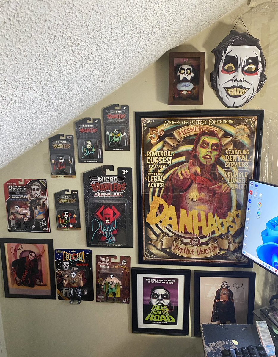 scott_partin's tweet photo. Redecorated the office in honor of the  star of Wrestlemania weekend @DanhausenAD https://t.co/cPOvtAnSuX