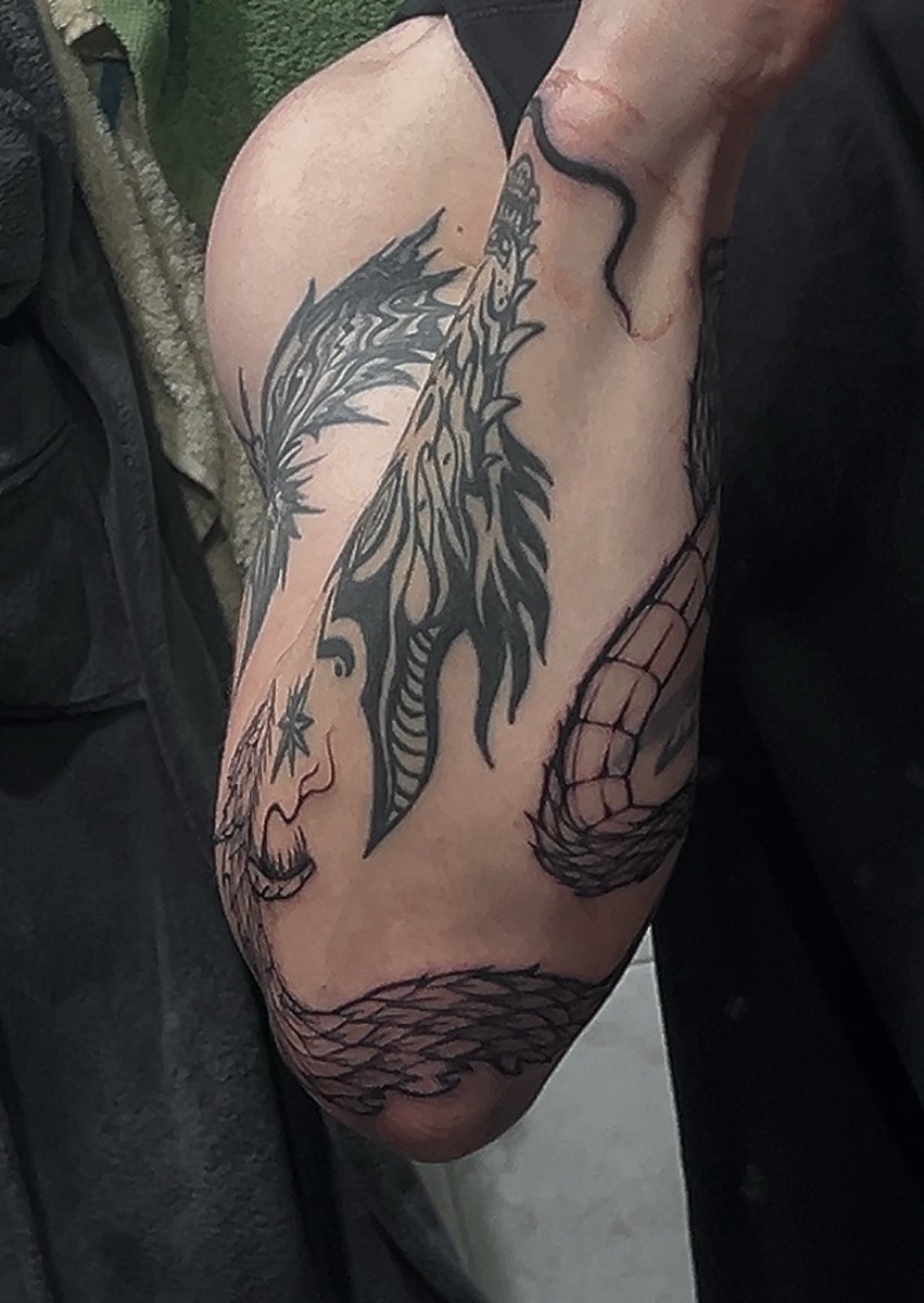 DrakeTbolt's tweet photo. Me tatué un poco (más) 🐍 https://t.co/98CzuiOOpv