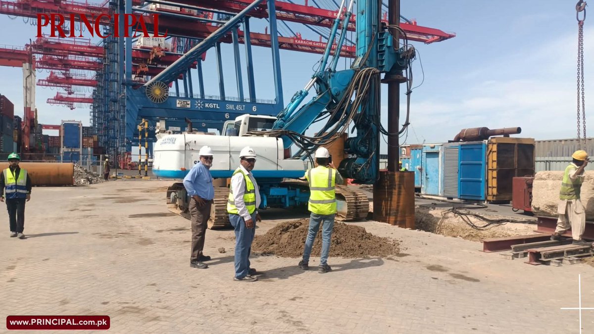 developingpak's tweet image. Construction of 200 Meter Extension of Container Terminal at Karachi Gateway Terminal Limited , #Karachi

© Principal 

#Construction #ConstructionProject #CivilEngineering #Contractors #Infrastructure #ContainerTerminal #Sindh #Pakistan 🇵🇰🇵🇰
