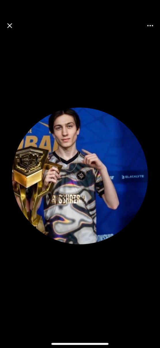 VioletLegit tweet media