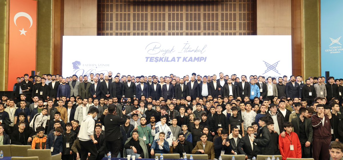 beytullahcicen_'s tweet photo. Bir Gençlik 😎
Kocaman Bir Aile 🙋🏻‍♂️

Aynı heyecan, aynı dava, aynı yol! 🔥

Her sokakta bir iz,
her ilçede bir kardeşlik 🤍

Biz sadece teşkilat değiliz…
Biz birlikte yürüyen, birlikte büyüyen kocaman bir aileyiz! 🚀 https://t.co/1auD4cYsOf