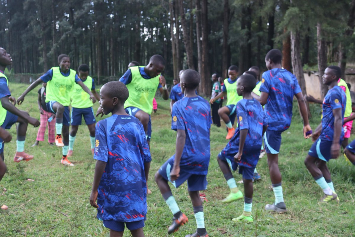 borders_kenya's tweet photo. From muddy boots to big moments 💙⚽ Our boys showed true character at the Sergent Super Cup—fighting through tough matches to reach the semi-finals and finish 3rd. Proud of the resilience, unity, and growth! 🙌 Thanks @Kit4Kenya for the support. #FWBK #YouthFootball https://t.co/24KnSw9pch