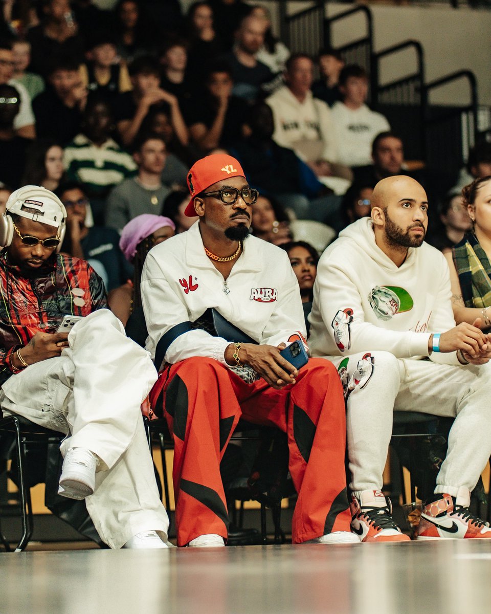 LondonLions's tweet image. ONE PRIDE 🦁🔥

Every voice counts. Every moment matters. 

This is what makes us Lions.

Powered by NORDVPN

#WeAreLondon #LondonLions