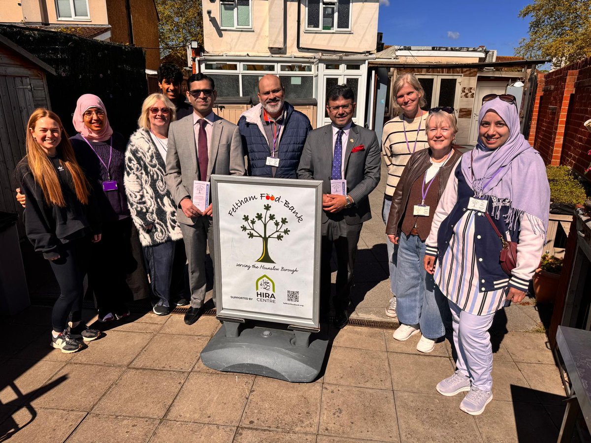 FelthamFoodBank's tweet photo. A visit from local Councillor Akram and Councillor Tak yesterday to see what Feltham food bank does and to meet our volunteers. It was a productive meeting. 😎🤩 https://t.co/zvLyxFeAkQ