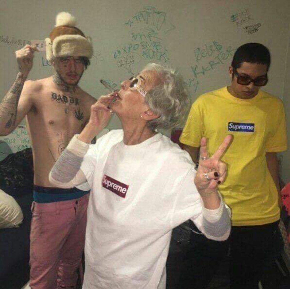 TheSCEra's tweet photo. Lil Peep, his grandma, &amp; gab3 (2017) https://t.co/J26Zgxu3ii