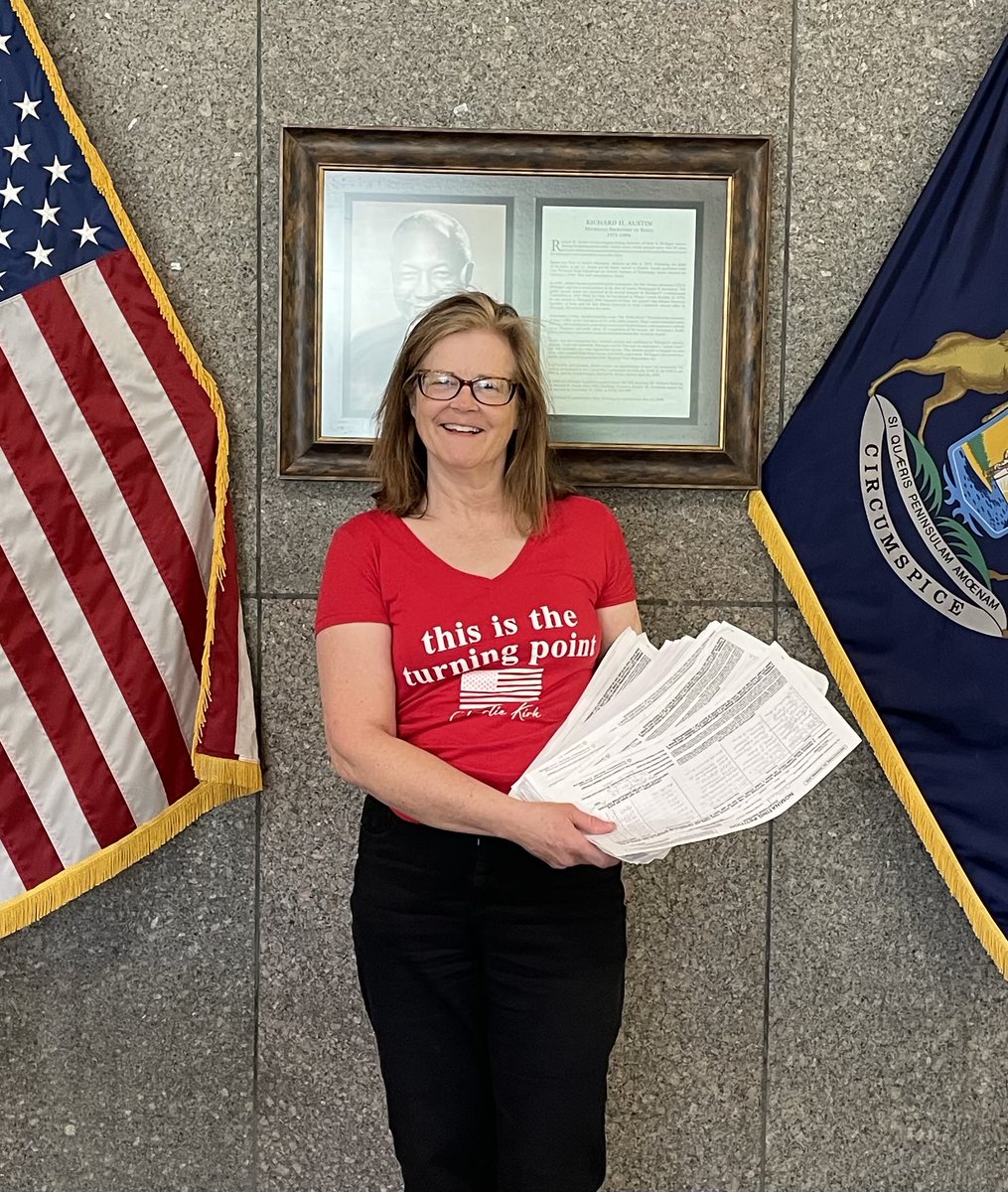 SmileyForCongress tweet media