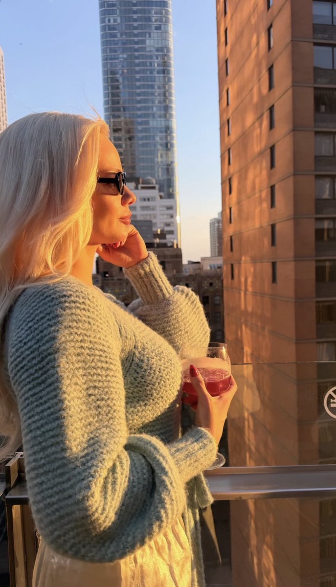 Sapphy Nicole tweet media