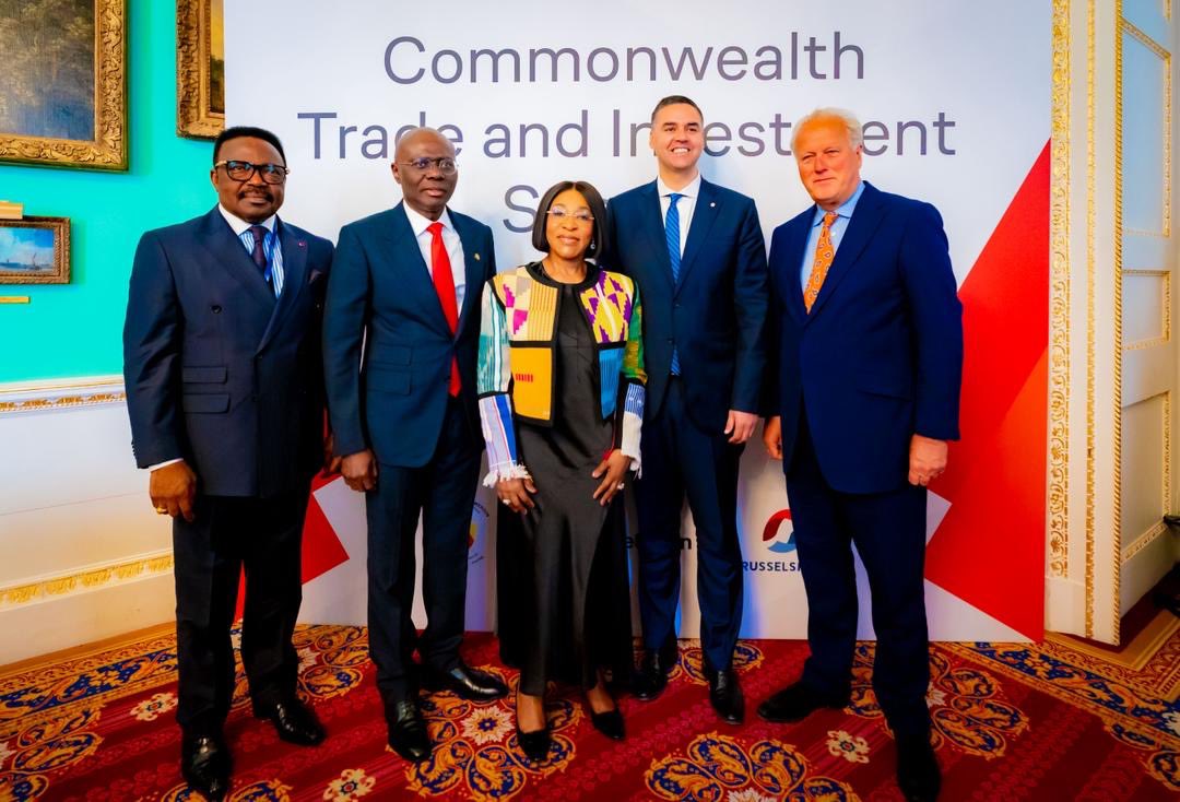 followlasg's tweet photo. SANWO-OLU IN LONDON SEEKS FOREIGN INVESTMENTS, PARTNERSHIPS
 
•Governor charges Commonwealth states to bring capital, technology, expertise to Lagos

https://t.co/JPt5WaBvbD

@jidesanwoolu @drobafemihamzat @gboyegaakosile @gbenga_omo @LanreBajulaiye @BarrBimbola @Mr_JAGs @Riddwane
#AGreaterLagosRising 
#LASG