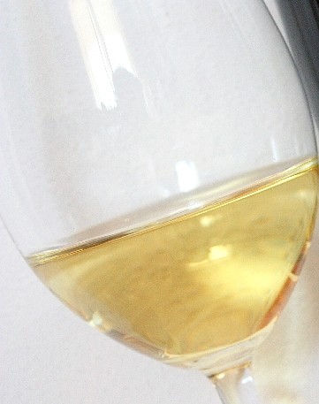 Claudestar2012's tweet image. #dinnertime: spaghetti alla caprese.
#wine: Greco di Tufo.
Cheers. 🥂