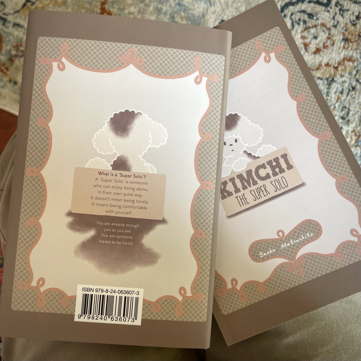 doodlebysaeko's tweet image. I got my book 📕’Kimchi the Super Solo’🙌🫶😽 from @BlurbBooks 

#picturebook #poodle #BlurbBooks #EtsyShop #smallpress #toypoodle #dog #doglife #illustration