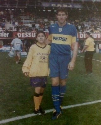 Les dejo a un mini Leandro Paredes con un tal Palermo