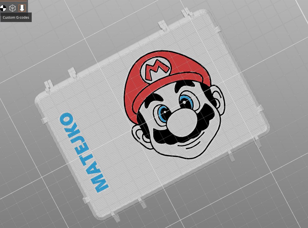 Medvjed's tweet image. Prasynovec jde do školky, potřeboval svačinkovou krabičku ;) #MEDVJEDstore :)