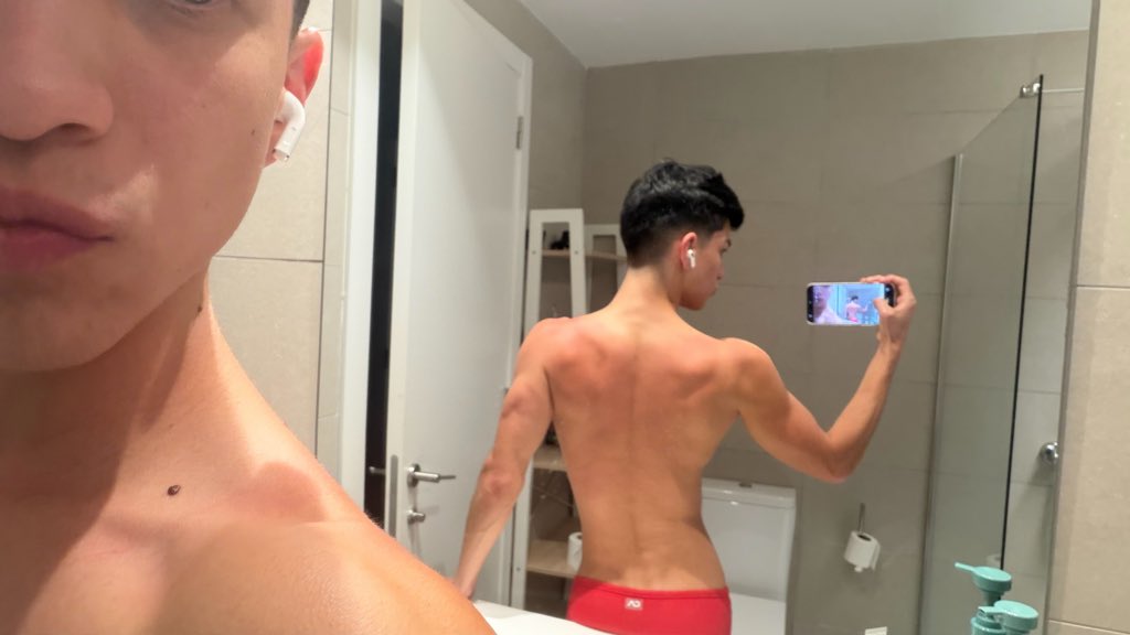 leo_twinki tweet media