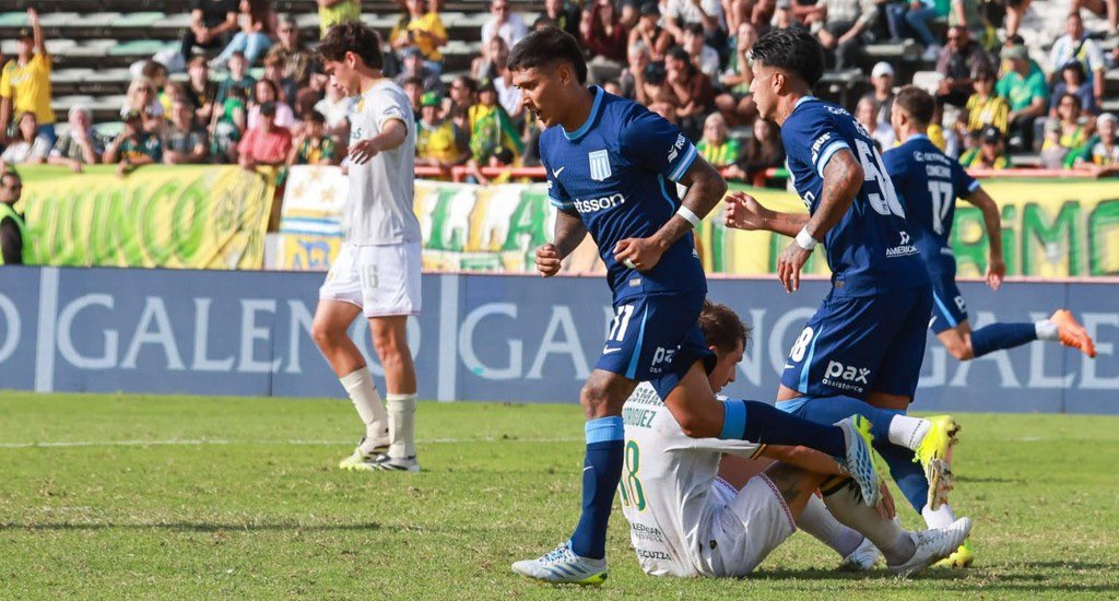 luki_gargiulo's tweet image. Con el empate de Barracas con Belgrano, #Racing vuelve a quedar afuera de los 8 clasificados.