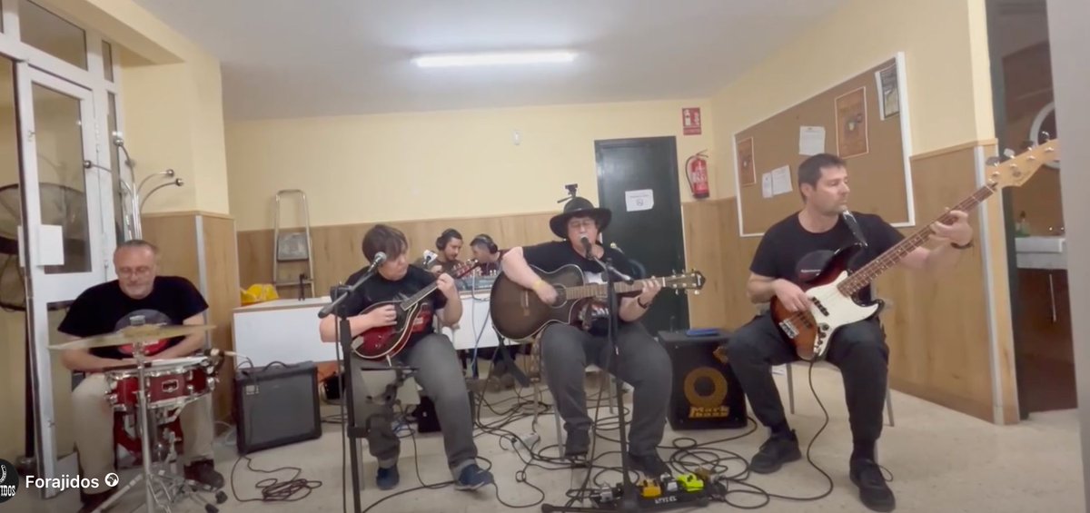 ForajidosCoRock's tweet image. 🌵Aunque The End es una maravillosa canción de desamor de nuestro segundo disco, Canciones en el Desierto, no solemos incluirla en nuestros conciertos. 🤠 ¿Crees que deberíamos? 
👉 buff.ly/xjOzEOX 
👉 627 97 88 88
#countryrock #southernrock #americana #rock #sevilla