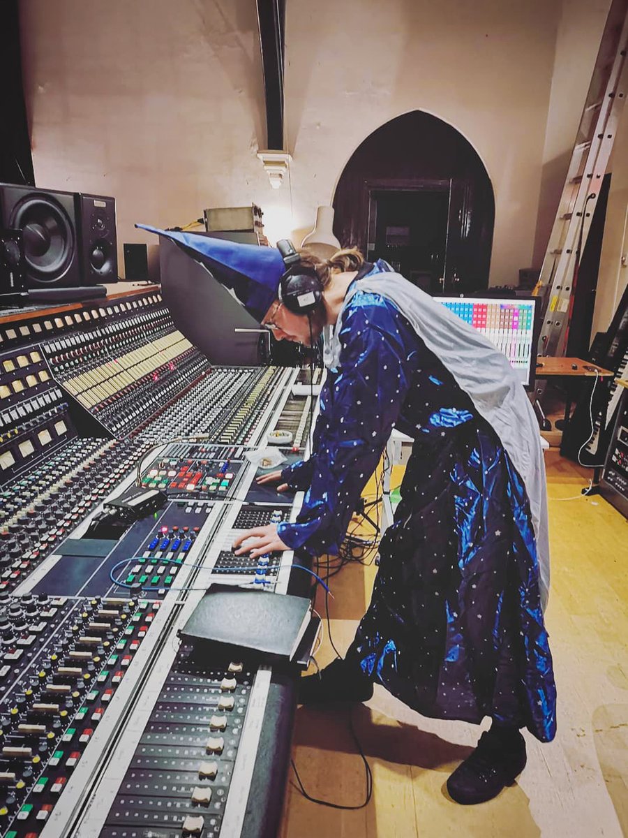 AvidProTools's tweet image. 🧙 Our mix engineer is a wizard!
📷 Elephant Tree at The Church Studios
▶️ avid.co/oe5o50WF50a
 
#wizard #mixengineer #churchstudios #musicproduction #daw #avidprotools #protools #avid #avidcreator