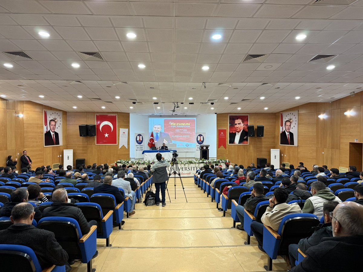 SiyasetBK's tweet photo. Bingöl Üniversitesi Siyaset Bilimi Kulübü olarak, 22. Dönem TBMM Başkanı Sayın @bulent_arinc ’ı üniversitemizde ağırladık.

Gençliğin dinamizmini tecrübenin rehberliğiyle buluşturan bu ufuk açıcı söyleşi için Sayın Arınç’a müteşekkiriz. https://t.co/YFAynymFeA