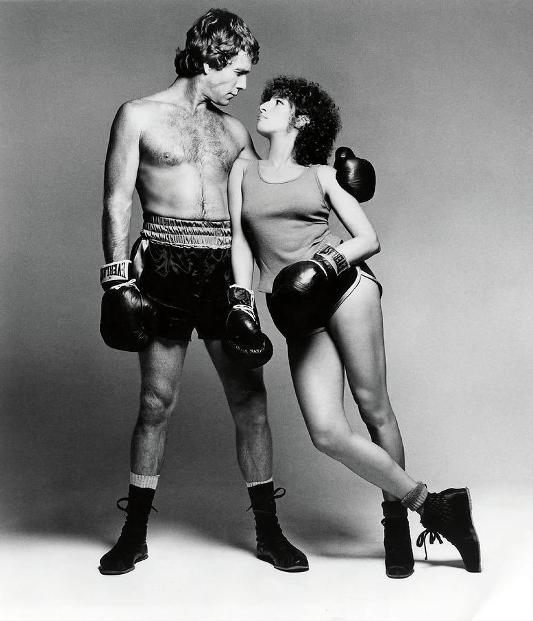 HansomRansom4's tweet image. Happy birthday Ryan O'Neal with Barbra Streisand in The Main Event 1979. #ryanoneal #actor #themainevent #barbrastreisand #peytonplace #lovestory #whatsupdoc #thedriver #papermoon