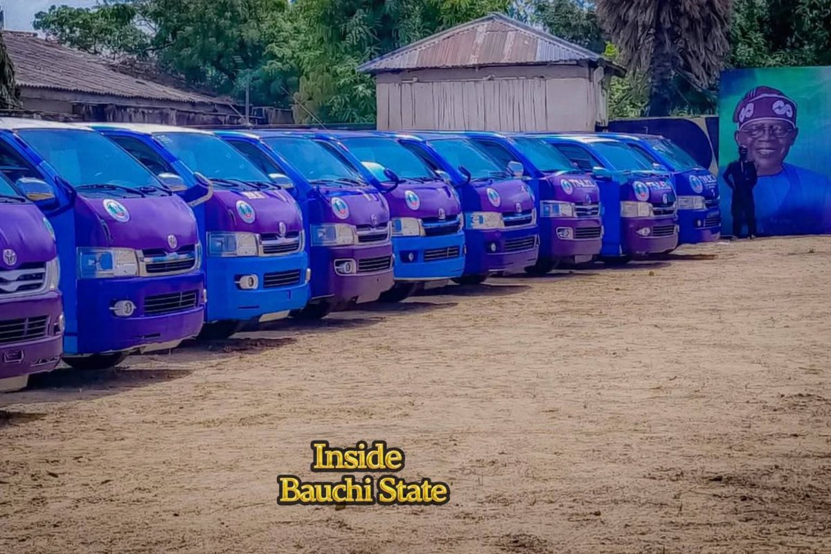 abdullahayofel's tweet photo. BREAKING: Bauchi Political Wave Bala Wunti’s Campaign Fleet Donation for Tinubu Sparks 2027 Governor Speculation 🇳🇬❤️

Dr. Bala Wunti, a prominent APC governorship aspirant widely tipped by supporters as a potential next governor of Bauchi State, has made a major political statement by contributing campaign vehicles to support President Bola Ahmed Tinubu’s outreach efforts across the state.

The development is being described within political circles as a significant show of strength and loyalty to the All Progressives Congress (APC), reinforcing his active role in advancing the party’s grassroots mobilization nationwide.
#BMW2027