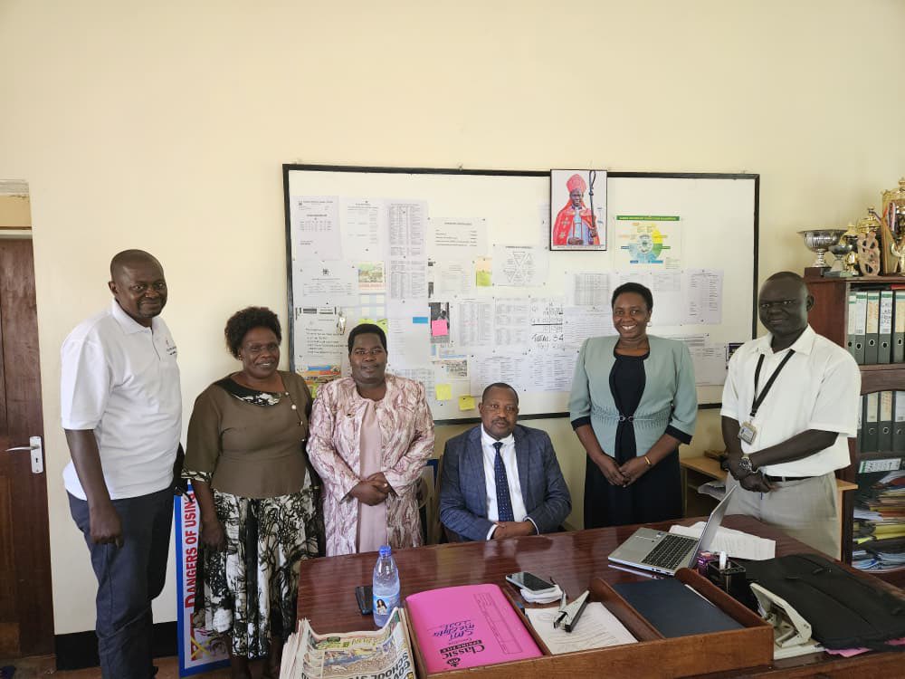 Association des professeurs de français en Ouganda tweet media