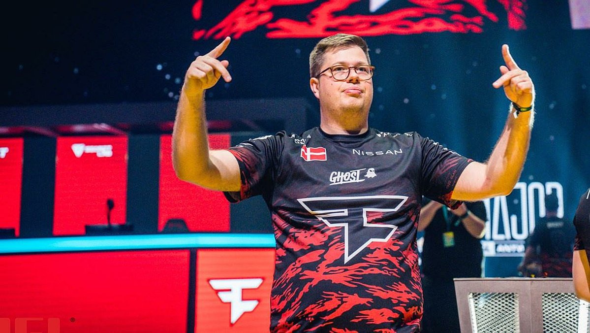 AlexStoneRave's tweet image. 🚨 Twistzz confirms karrigan wasn’t kicked from FaZe.

He says the move was sudden, adding another layer to the reported Falcons transfer 👀

#CS2 #FaZe #karrigan #esports