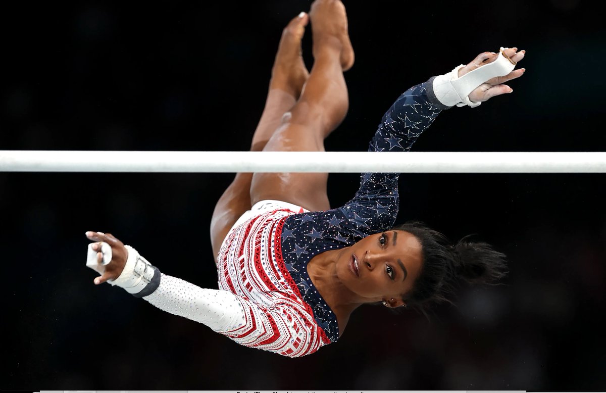 FranBerrick's tweet photo. I'd rather regret the risks that didn't work out than the chances I didn't take at all."  - @Simone_Biles 
#motivationMonday #MotivationalTweets #gorgeousshot https://t.co/DtAGnUDpvY