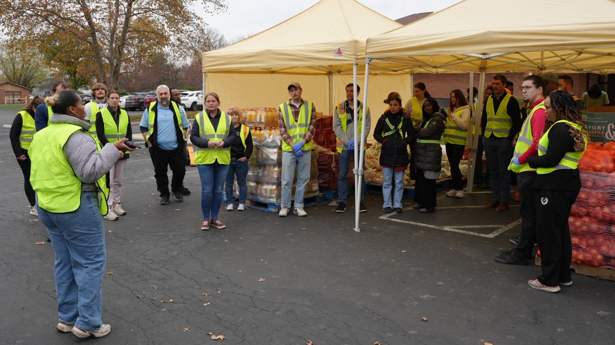 thefacces's tweet image. ✨: April is National Volunteer Month, and we want to take a moment to celebrate the incredible people who make our work possible! 

We’re so grateful to have a community that continues to show up, give back, and make a difference.

#facces #faccesfamilies #communityimpact