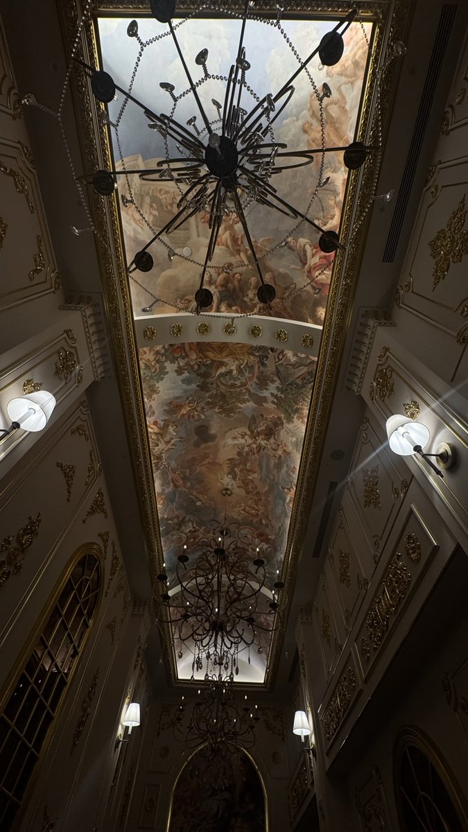 Tatiananae1's tweet image. Crab House Times Square 
Food: 7/10 ⭐️
Staff: 9/10 ⭐️
Ambiance: 6/10 ⭐️
Wait time:10/10 ⭐️
All you can eat buffet $168 per person
#food #foodreview #review #nyc #newyork