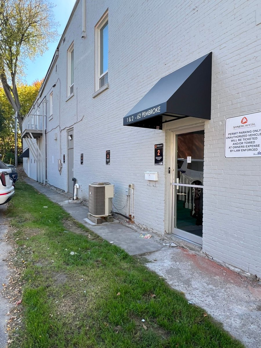 house_of_canvas's tweet photo. Simple, sharp, and effective. A set of clean black entrance canopies for multiple units at 62 Pembroke, helping visitors find their way while adding a polished, professional touch to the exterior.

Product: HOC Custom Entrance Canopies https://t.co/U6PzgPVFRs