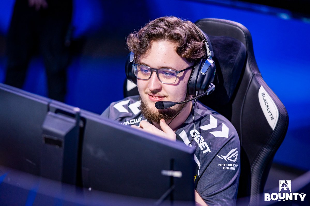 AlexStoneRave's tweet image. 🏆 ZywOo claims the MVP at IEM Rio 2026!

31 career HLTV MVP medals and another masterclass on the big stage 🔥 What a player.

#CS2 #ZywOo #Vitality #IEMRio