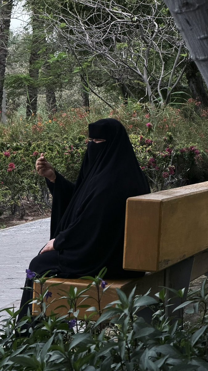 نـاديـة tweet media