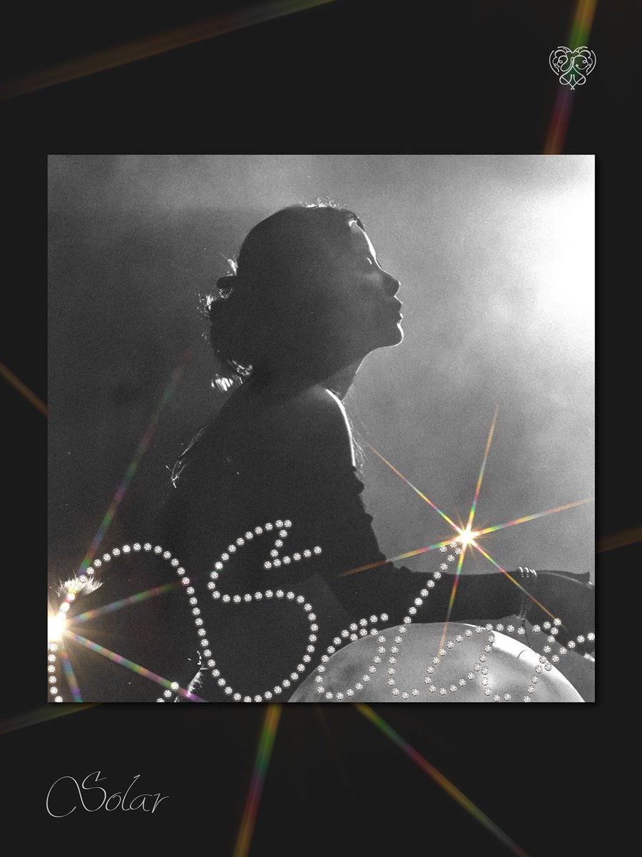 yongmogu's tweet image. .
mamamoo_official IG

Solar
[總有一顆屬於你的星球 (Your Own Star)]

◽ ALBUM ARTWORK ◽

2026.04.22 6PM (KST) RELEASE✔
2026.04.22 5PM (GMT+8) RELEASE✔

#SOLAR #媽媽木 #頌樂 #金容仙 #颂乐
#總有一顆屬於你的星球

📸 instagram.com/p/DXVtwVemUTS/ 😍

#Your_Own_Star