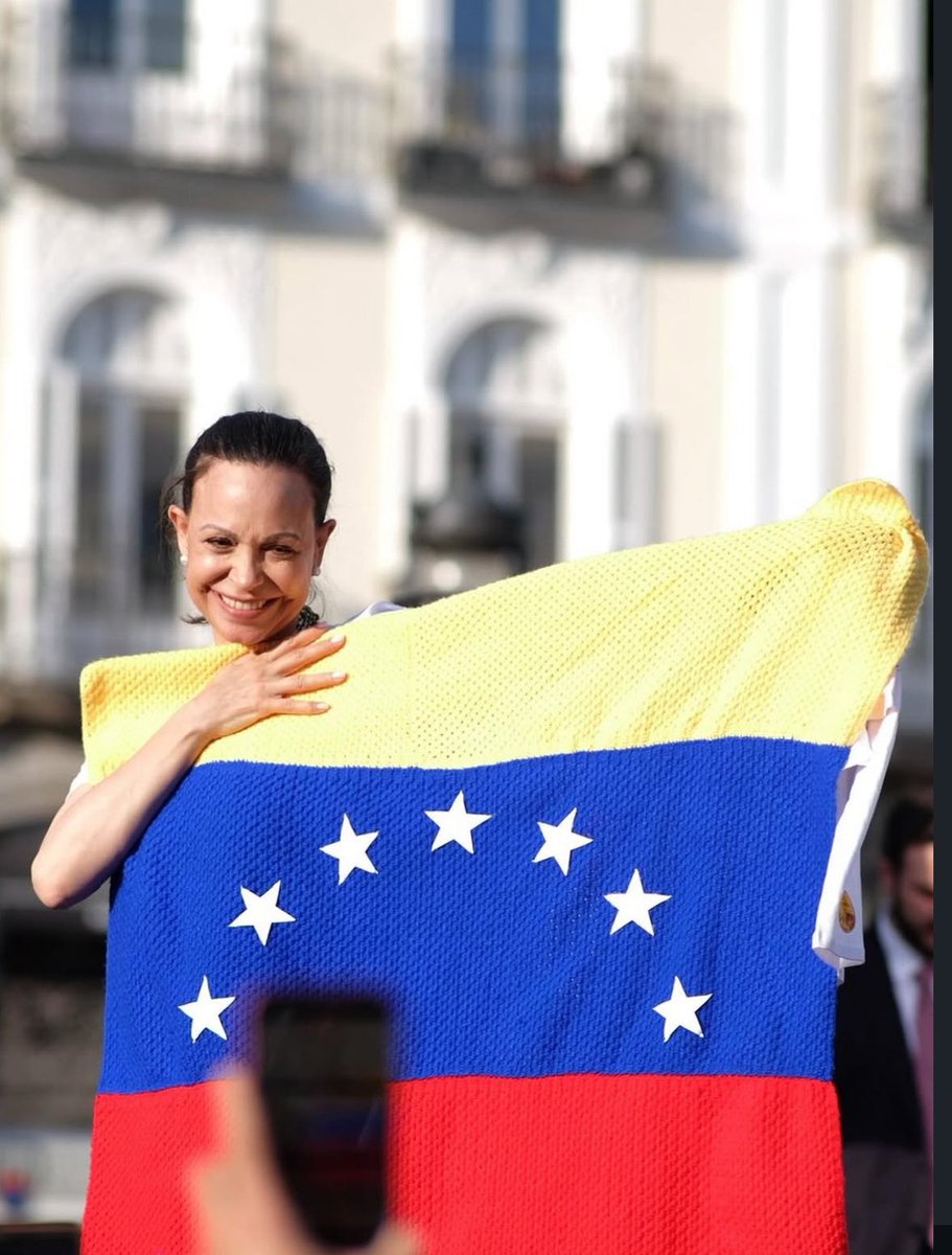 Viva Venezuela Libre junto al liderazgo y futura Presidente <a href="/MariaCorinaYA/">María Corina Machado</a> 🇻🇪 #Confien