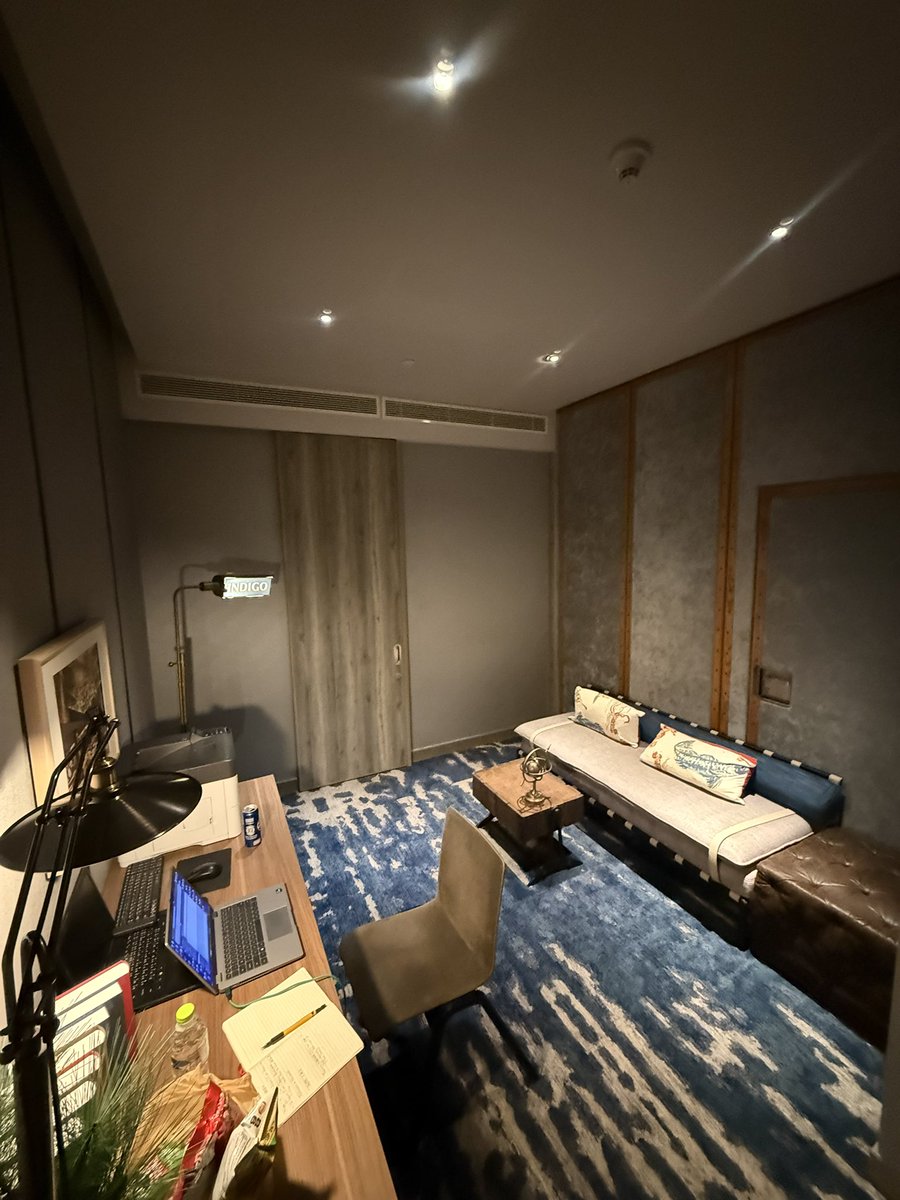 USMCWes's tweet image. Pretty awesome my hotel in Phuket provided me with office to get work and meetings done #Phuket