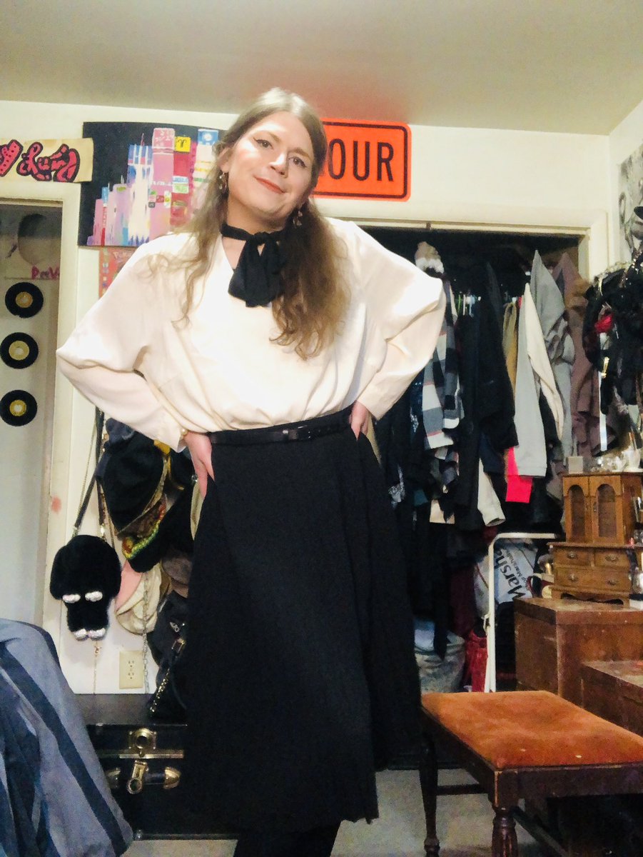 videe0games's tweet image. Colonel Sanders could NEVA! #fashion #style #glam #trans #nonbinary