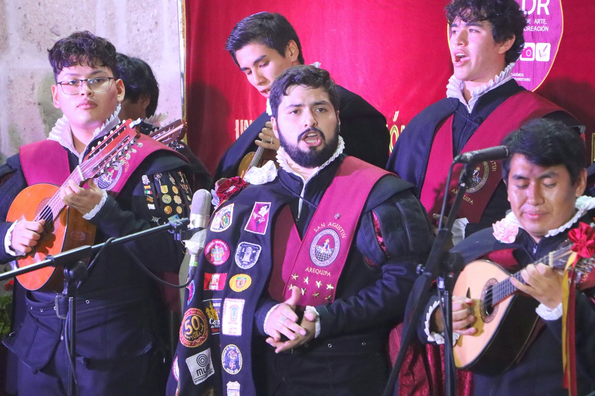 UNSA_Oficial's tweet image. ➡️ El Centro Cultural de la #UNSA fue el escenario de una celebración doble: el Día Mundial del Arte y el 79 ° aniversario de la Unidad de Promoción de Arte, Cultura, Deporte y Recreación (UPACDR).

👉 acortar.link/gefcQS