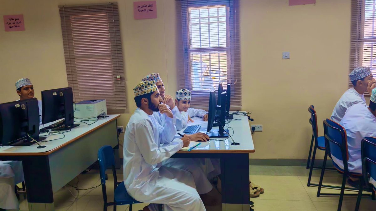 AlbasherScho16's tweet photo. مشاركة مدرسة البشير بن المنذر في المسابقة الثقافية التي تنظمها مدرسة الشيخ أحمد بن عبدالله الكندي، ضمن فعاليات الأسبوع الثقافي لهذا العام، في أجواء تنافسية تعزز المعرفة وتنمّي مهارات الطلبة 📚✨
@EdUGOVDKH4143 https://t.co/jnahLlhnpv
