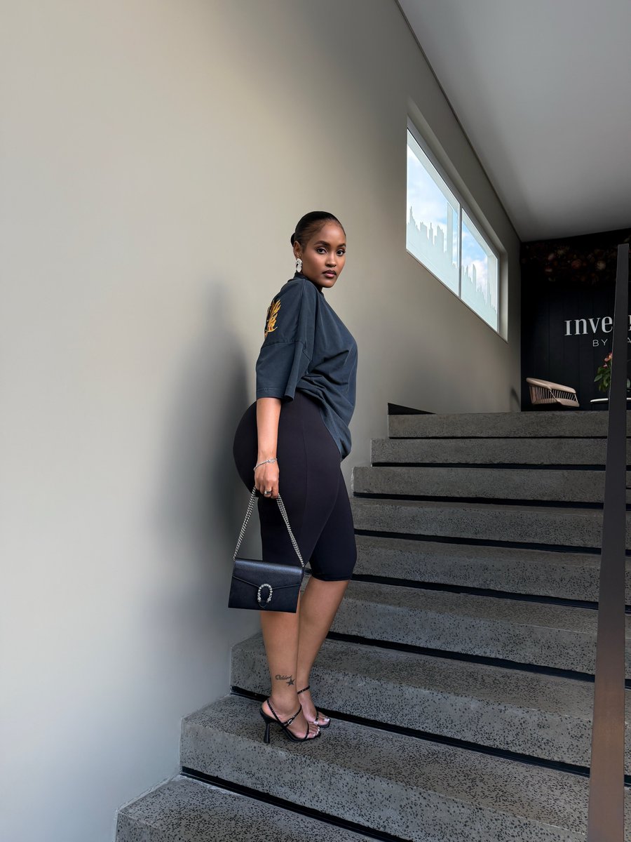 OddertM's tweet photo. Love me a comfy fit 🖤 https://t.co/A9LOikDQYG