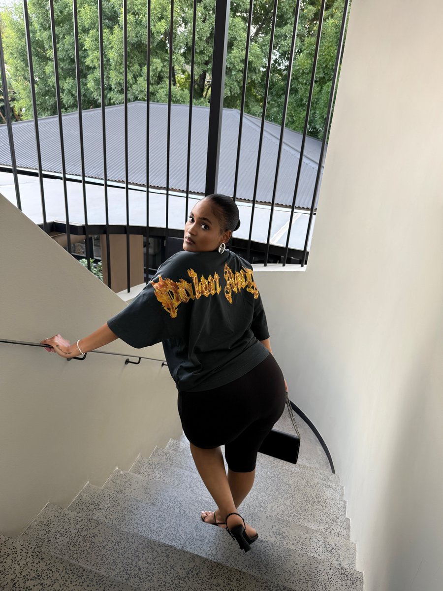 OddertM's tweet photo. Love me a comfy fit 🖤 https://t.co/A9LOikDQYG