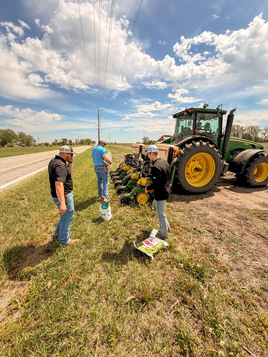 AgServiceInc2's tweet photo. Call it a seed showdown…may the best variety win 🌽🏆

Corn seed test plots have been planted! If you're interested in attending our test plot tours later in the season let us know! 

#AgServiceInc #CornSeed #TestPlots https://t.co/pfbnPfqMny